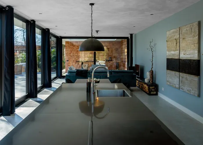 Hébergement de vacances Houten Boshuis By Droomvilla *