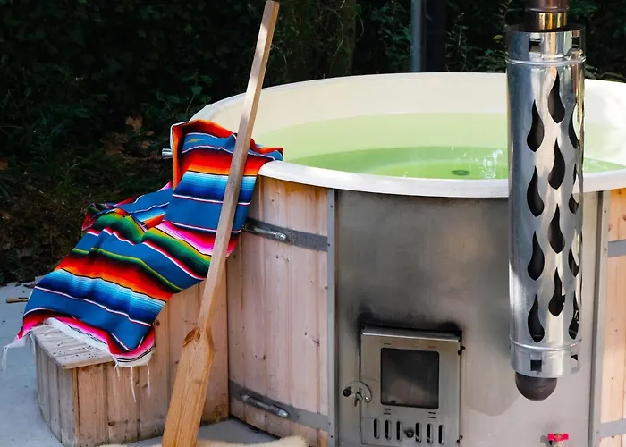 Hébergement de vacances Houten Boshuis By Droomvilla *