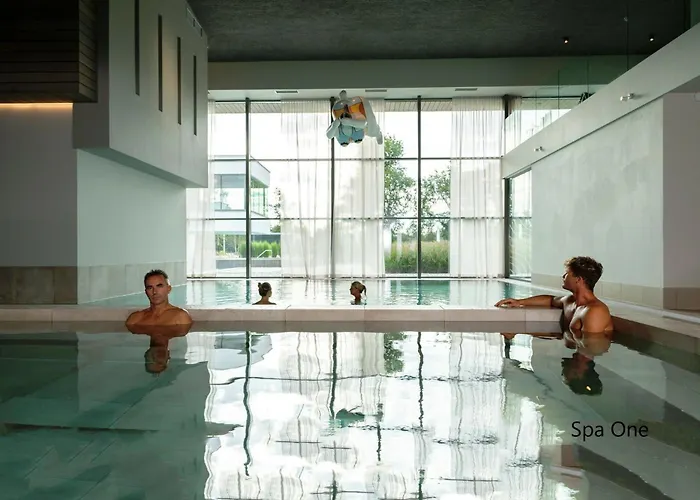 Houten Boshuis By Droomvilla Oosterhout (North Brabant)