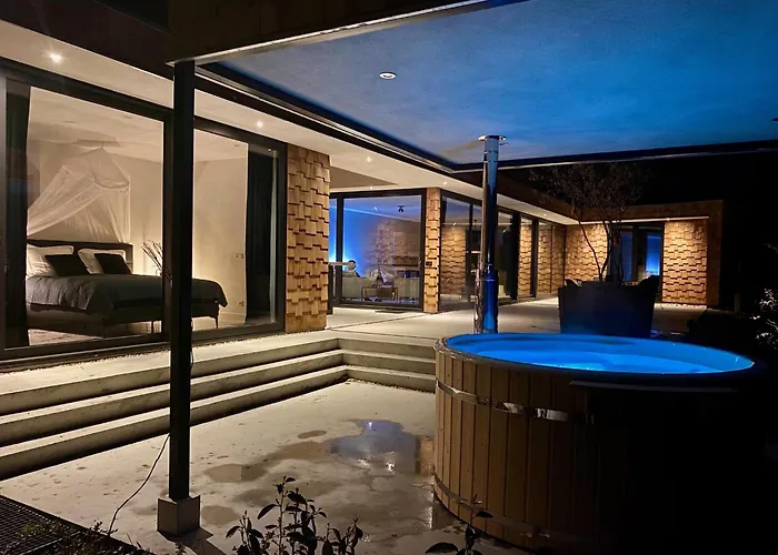 Houten Boshuis By Droomvilla