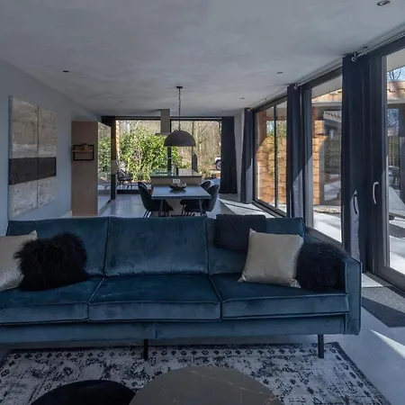 Houten Boshuis By Droomvilla Oosterhout (North Brabant)