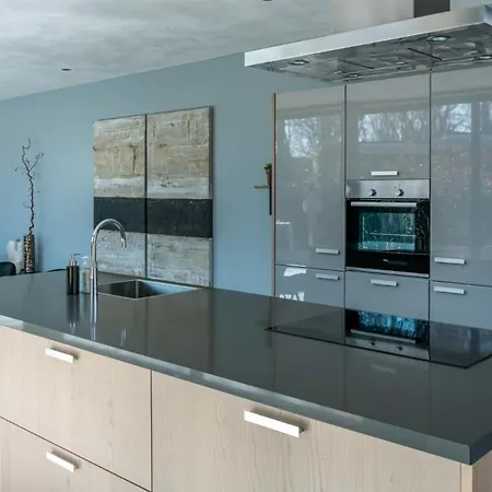 Houten Boshuis By Droomvilla * Oosterhout (North Brabant)